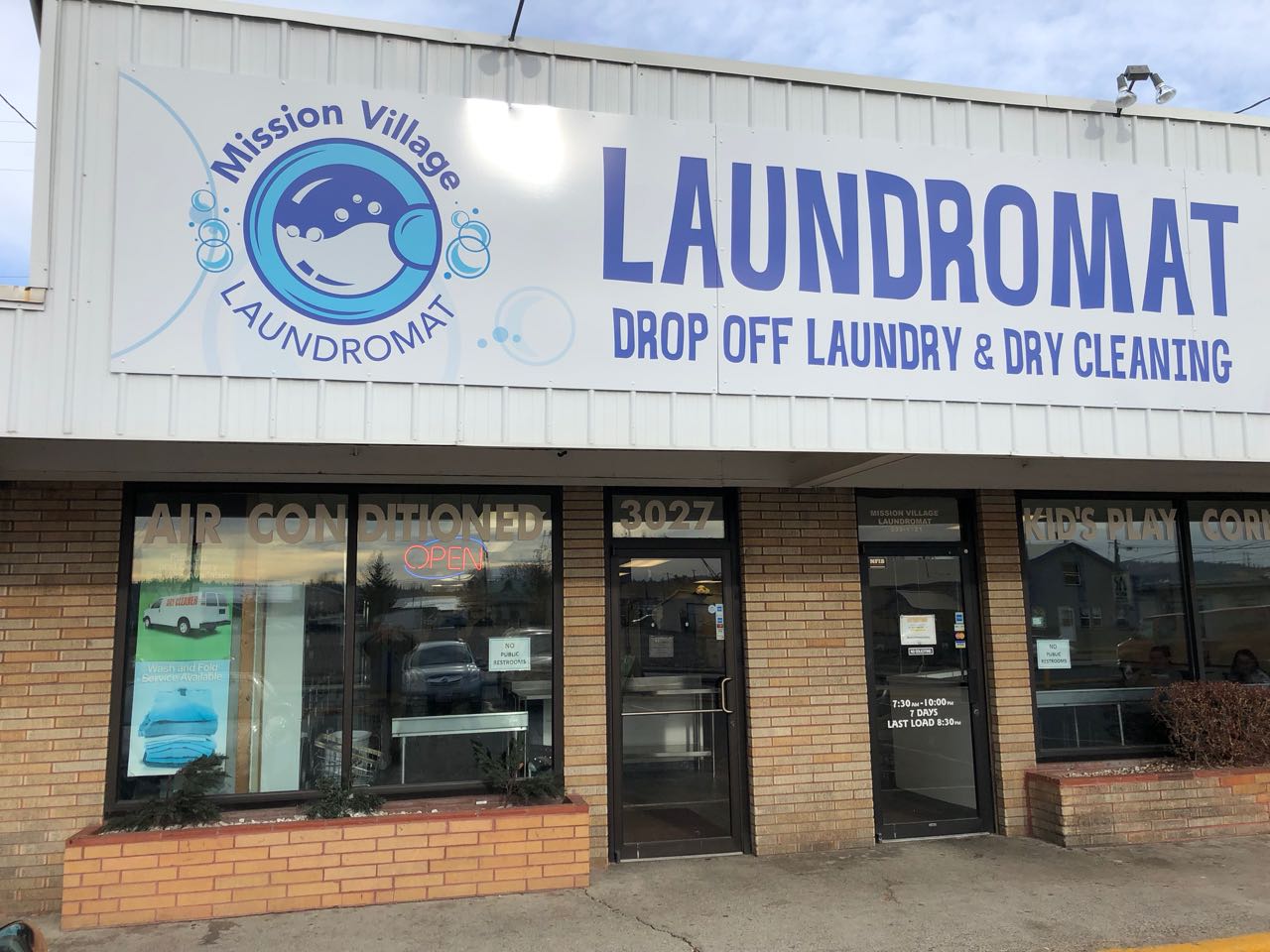 Laundromat Laundry and Dry Cleaning Pickup Delivery Spokane Happy