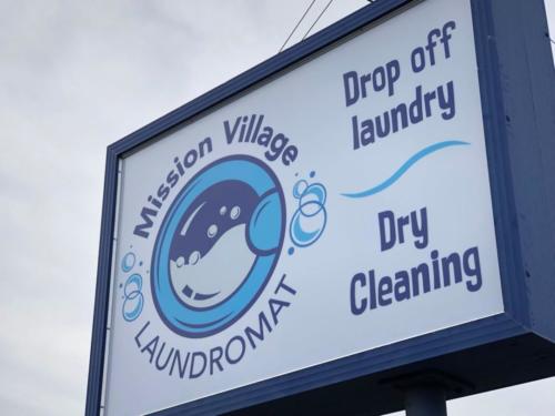 the Cleanest Laundromat in town!!